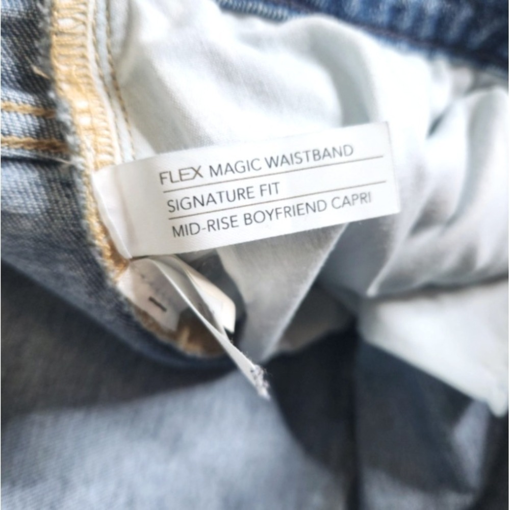 Lane Bryant Womens Distressed Mid-Rise Boyfriend Capri Jeans 22 Flex Magic Waist - Picture 6 of 7